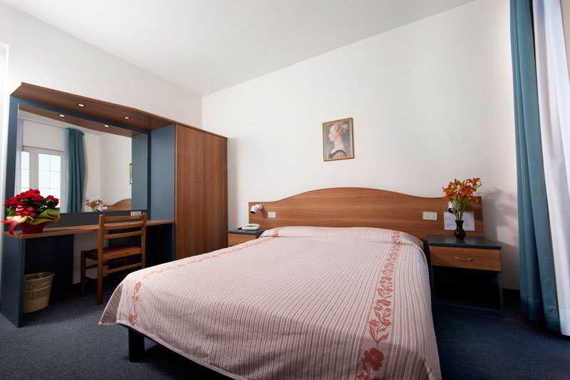 Hotel Gambrinus Abbadia San Salvator Exteriör bild
