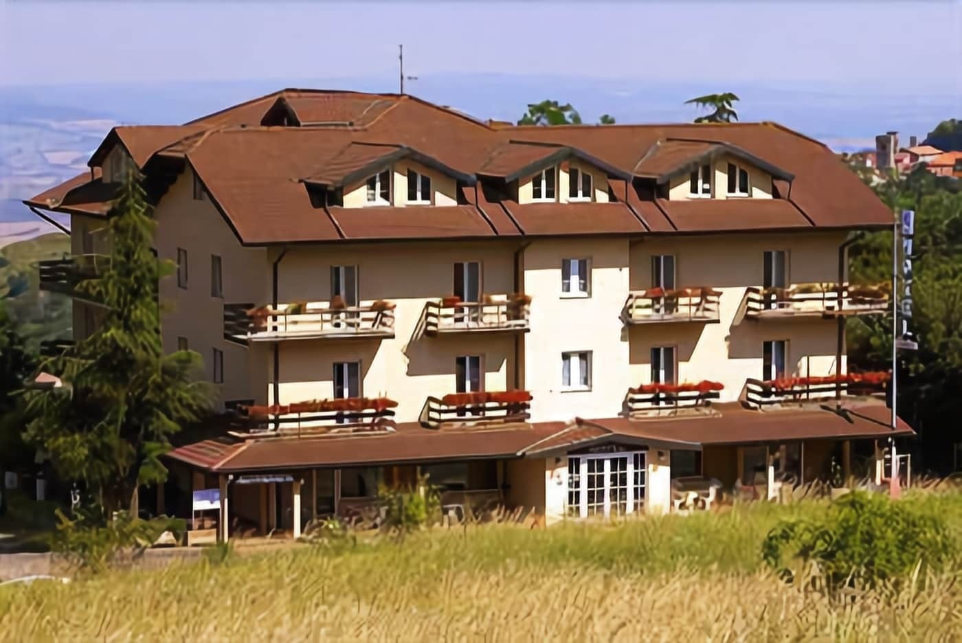 Hotel Gambrinus Abbadia San Salvator Exteriör bild